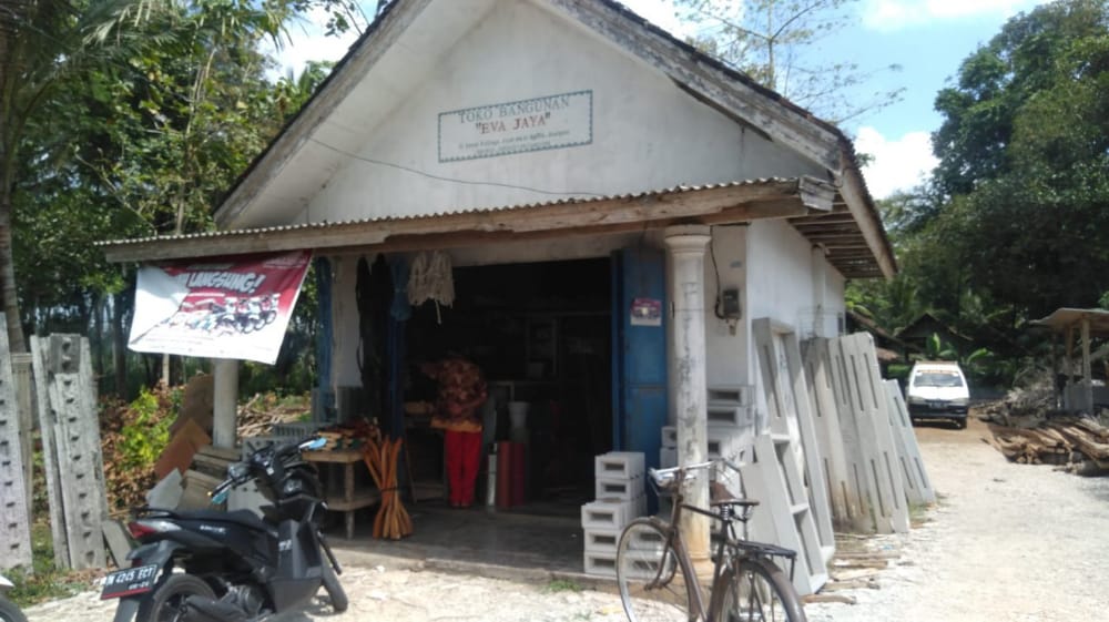 Photo by Milad Fakurian